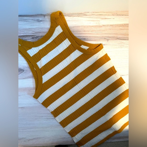 American Eagle Knit Tank Top- Size Medium - Picture 2 of 3